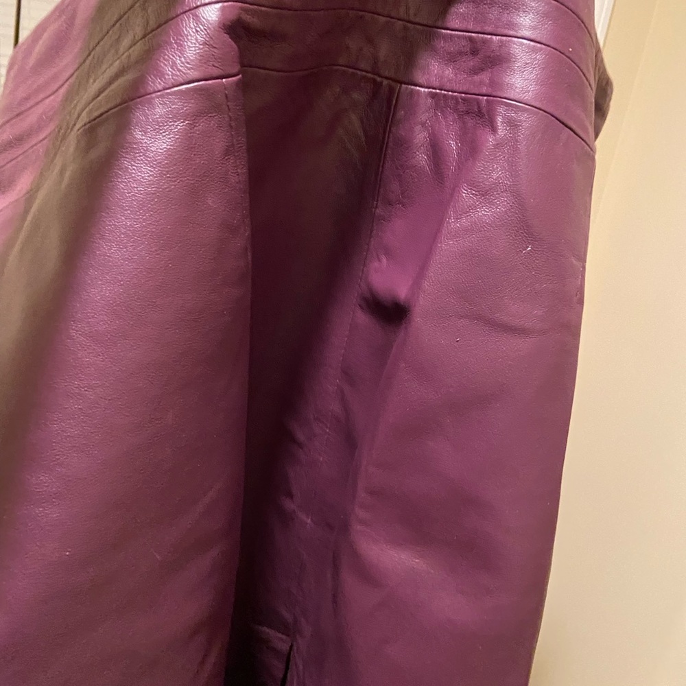 Gorgeous purple genuine leather skirt - Picture 4 of 10